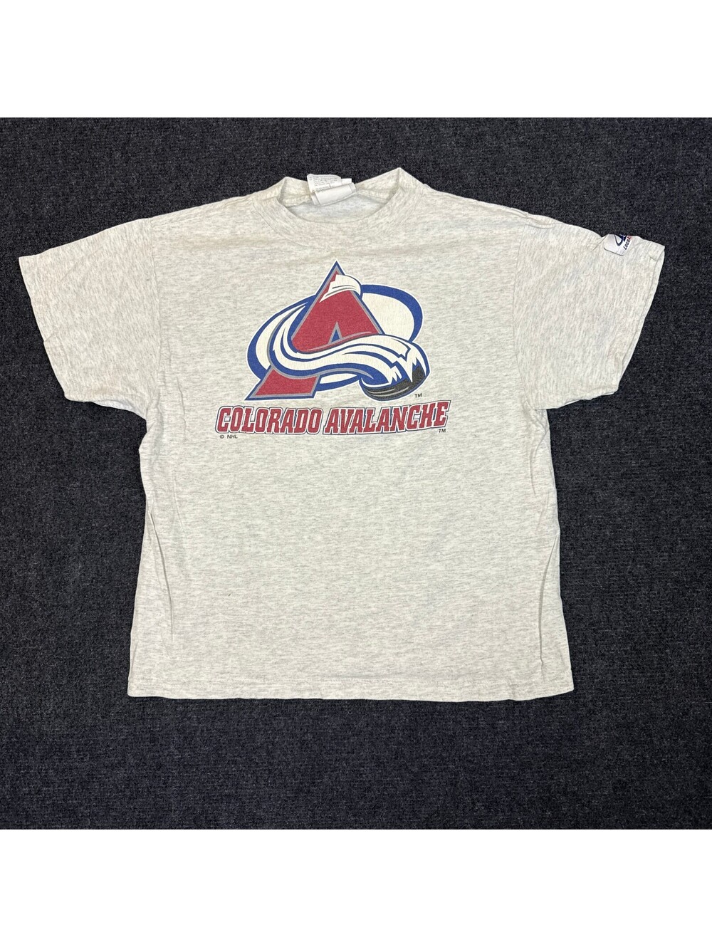 Logo Athletic Colorado Avalanche Graphic T-Shirt Youth XL (18-20)